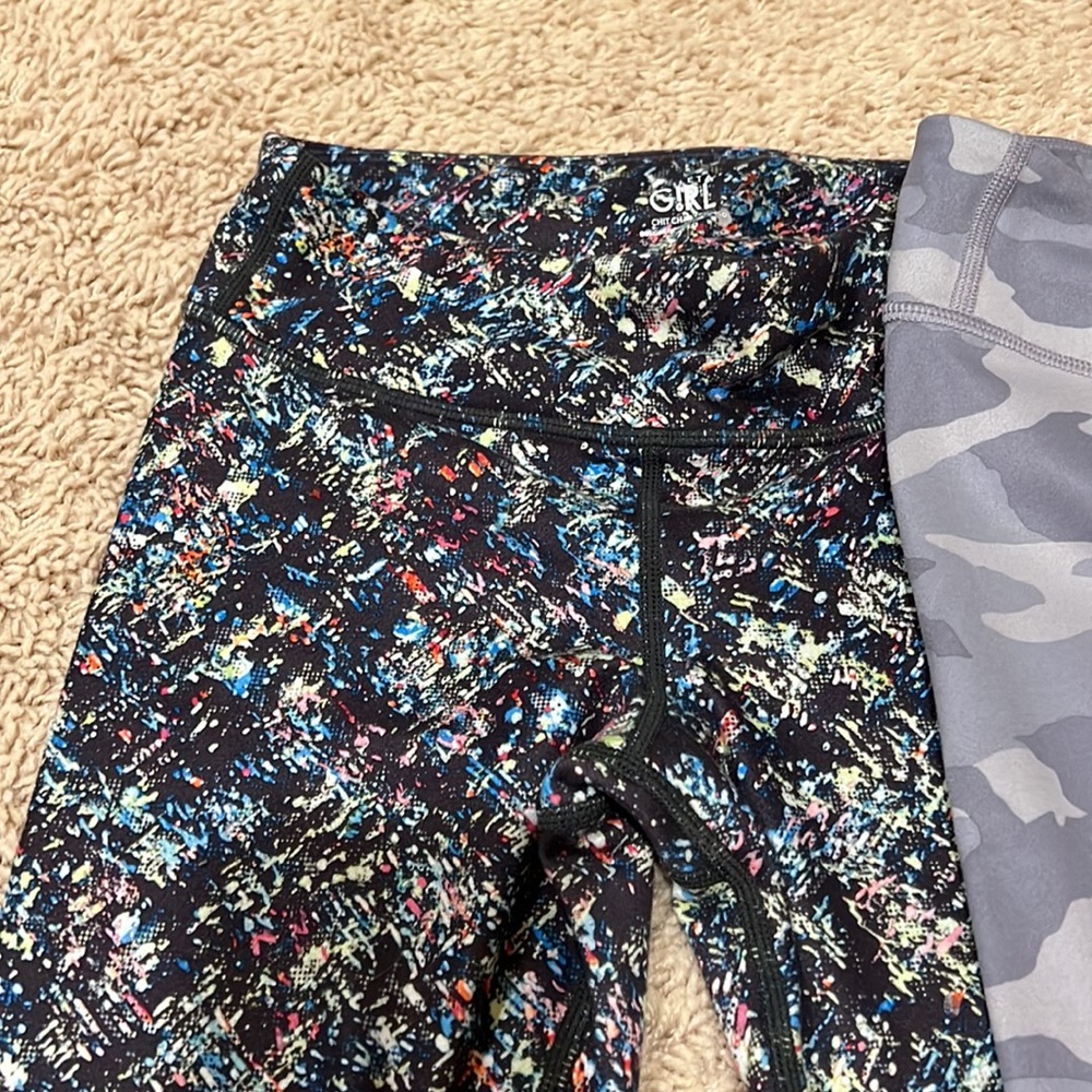 2 pair Athleta girl chit chat capri. Size Medium 8-10, excellent condition - Picture 2 of 5